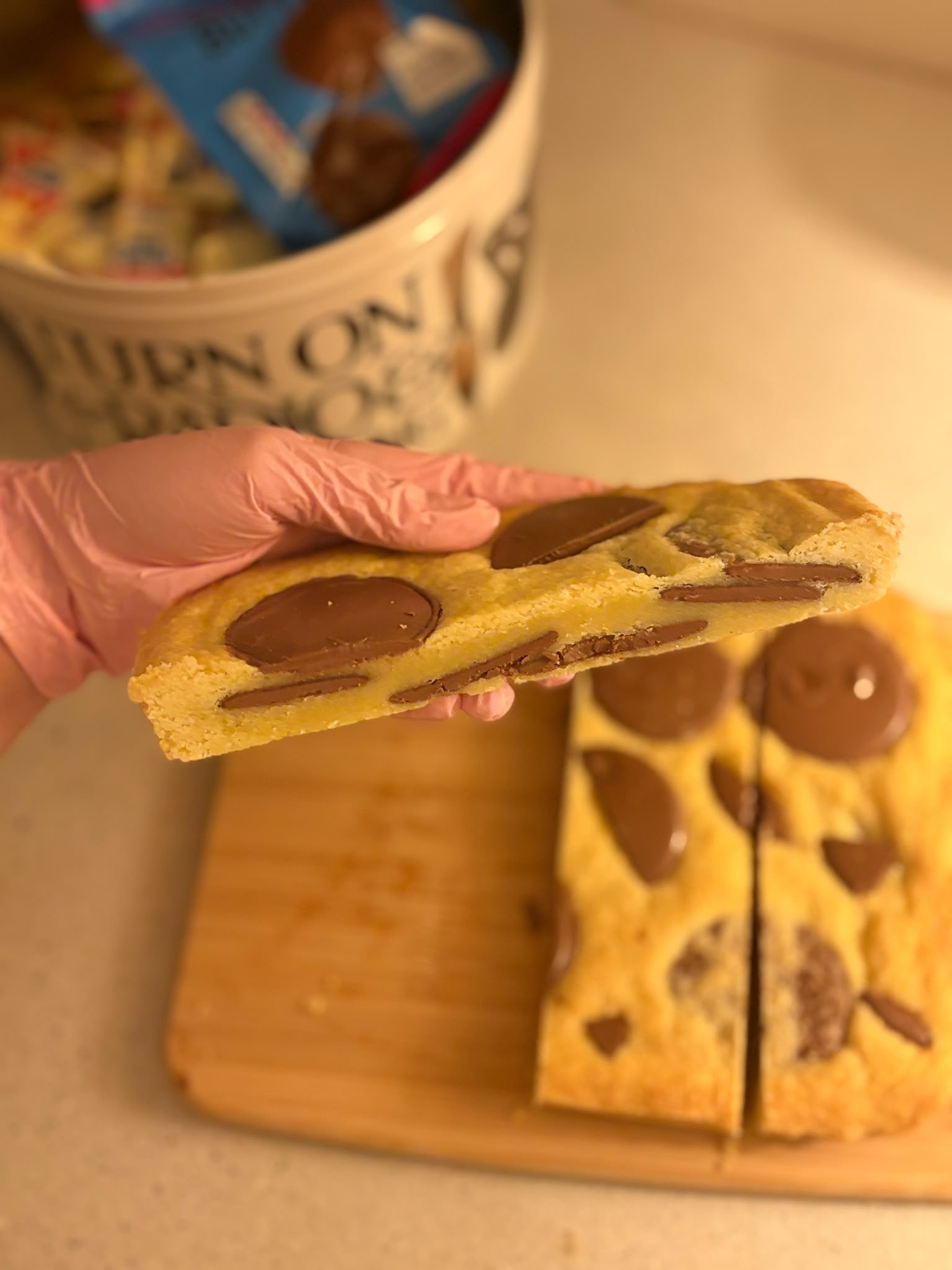 Clara’s chocolate cookie bar